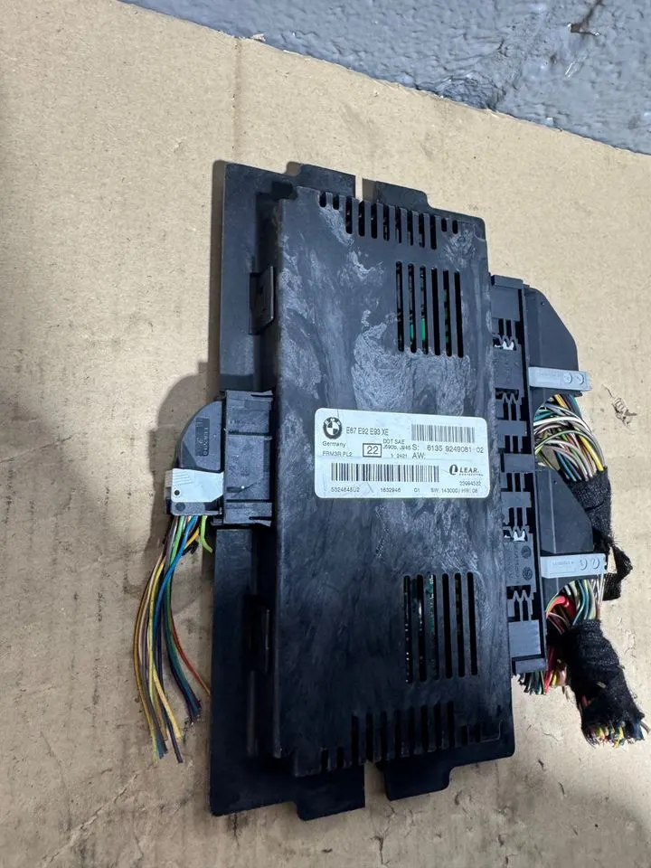 BMW 1er 3er E87 E89 E90 E92 E93 Steuergerät Fußraummodul 9249081 – Bild 3