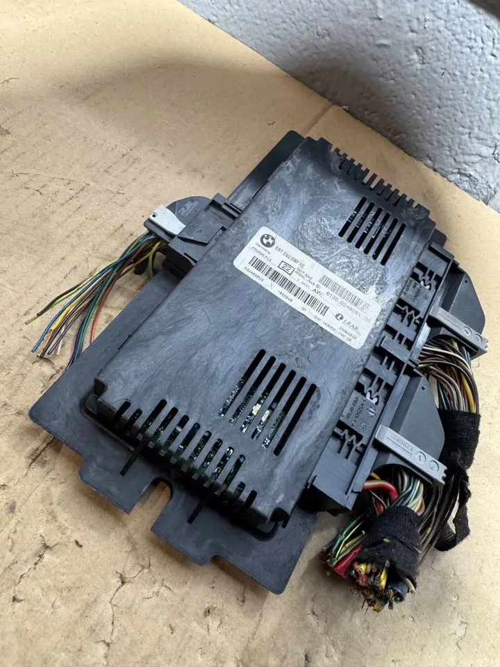 BMW 1er 3er E87 E89 E90 E92 E93 Steuergerät Fußraummodul 9249081 – Bild 5