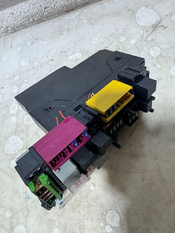 Mercedes W204 W212 Sam Modul Zentralsteuergerät 2049005201 – Bild 5