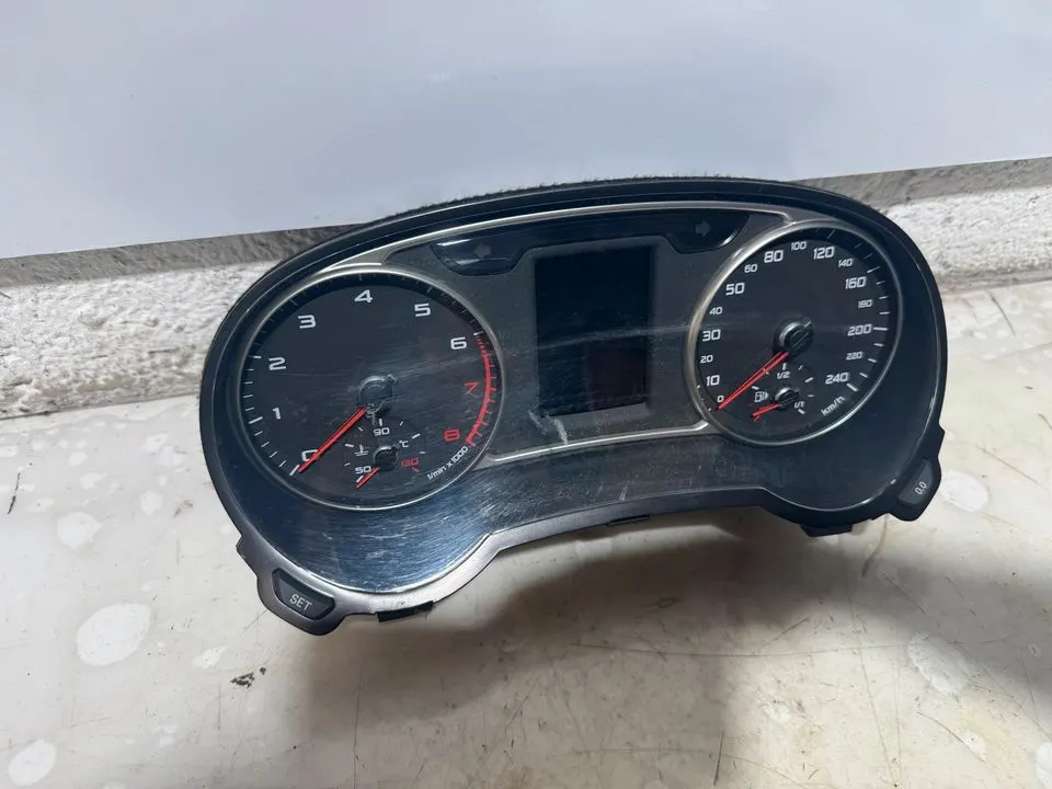 Audi A1 8X Tacho Tachometer Kombiinstrument 8X0920930 – Bild 3