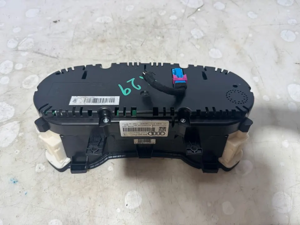 Audi A1 8X Tacho Tachometer Kombiinstrument 8X0920930 – Bild 6