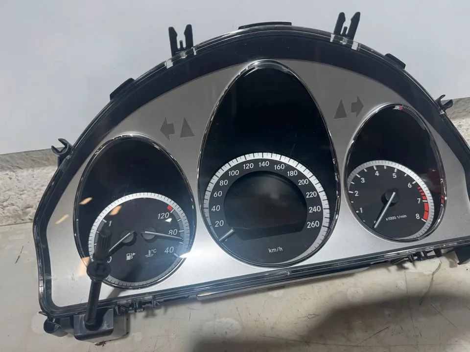 Mercedes C-Klasse W204 S204 Tacho Kombiinstrument A2049001700 – Bild 4