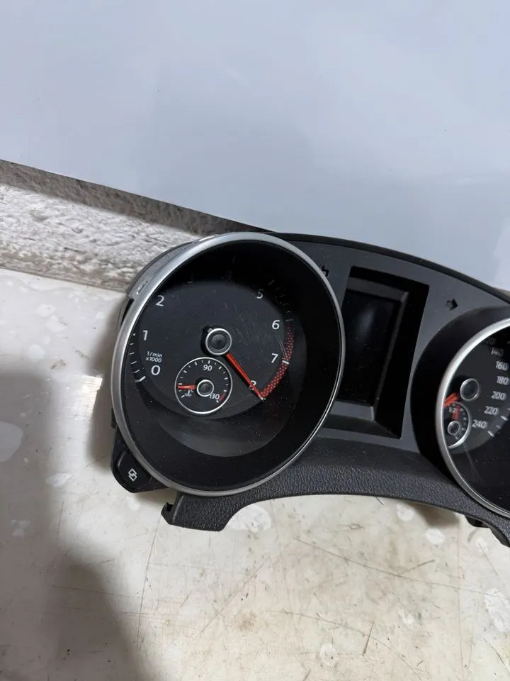 VW Golf 6 VI Tacho Tachometer Kombiinstrument 5K0920861 – Bild 2