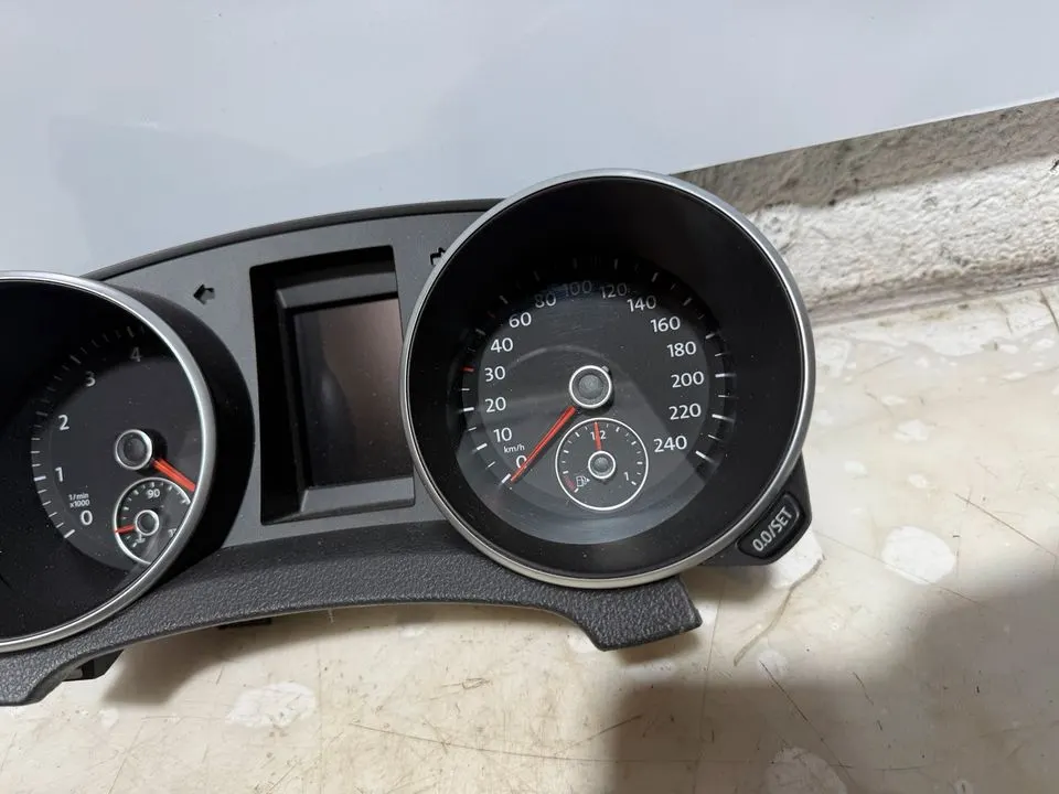 VW Golf 6 VI Tacho Tachometer Kombiinstrument 5K0920861 – Bild 4