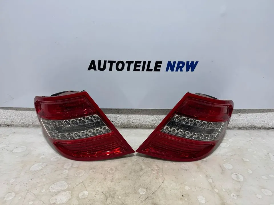 Mercedes C-Klasse S204 LED Heckleuchte Rückleuchte Leuchte Hinten – Bild 1