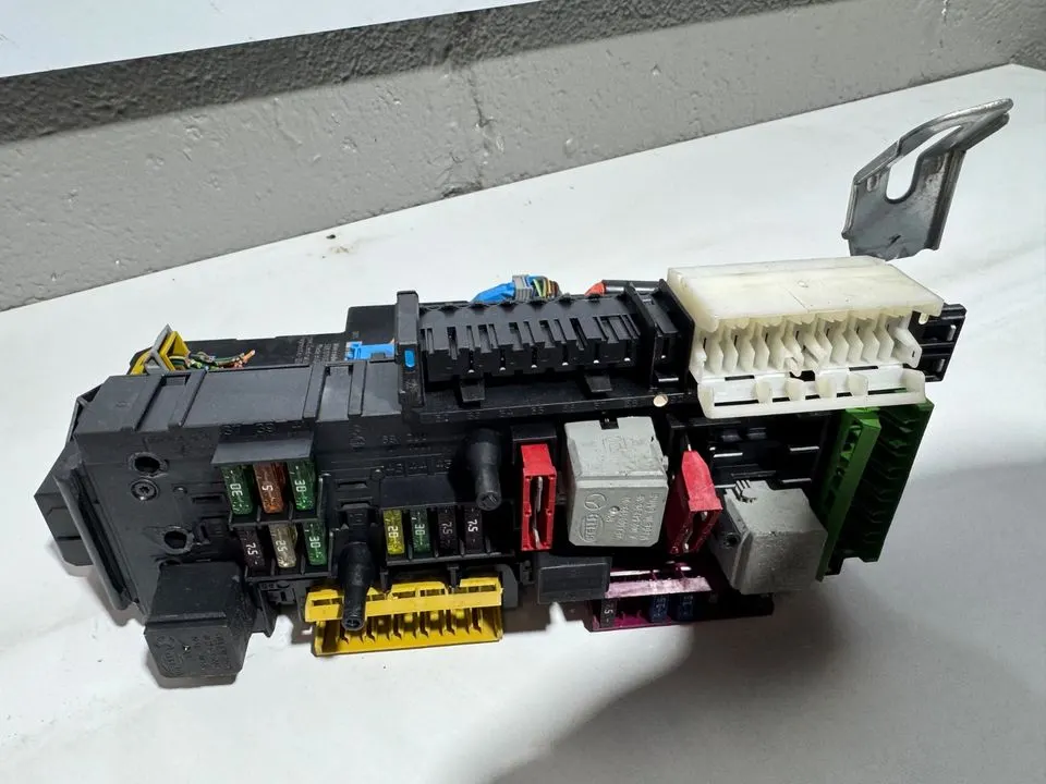 Mercedes C-Klasse W204 Sam Modul Sicherungskasten 2049060205 – Bild 6