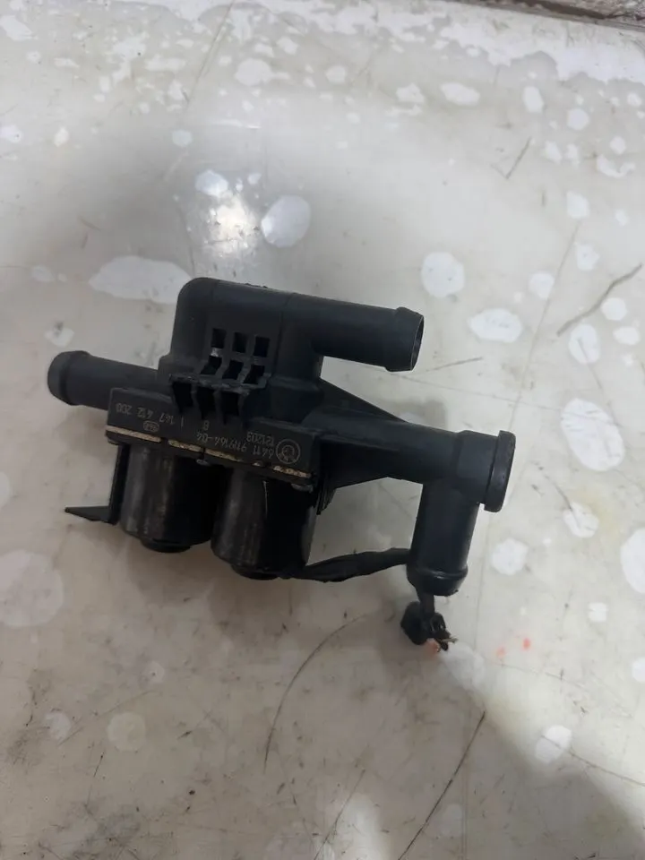 BMW 7er F01 F02 750i N63 Wasserventil Heizungsventil 9119164 – Bild 2