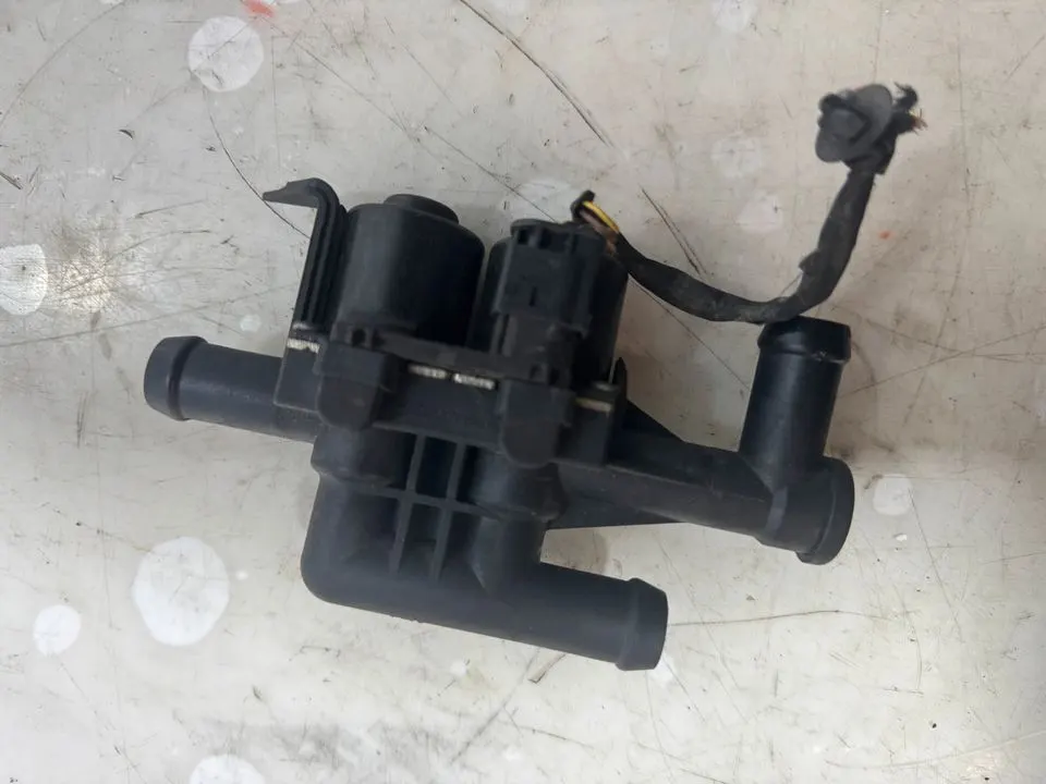 BMW 7er F01 F02 750i N63 Wasserventil Heizungsventil 9119164 – Bild 4