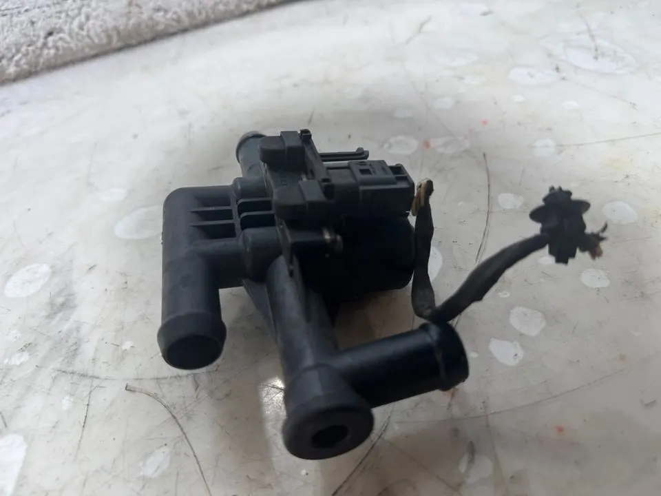 BMW 7er F01 F02 750i N63 Wasserventil Heizungsventil 9119164 – Bild 5
