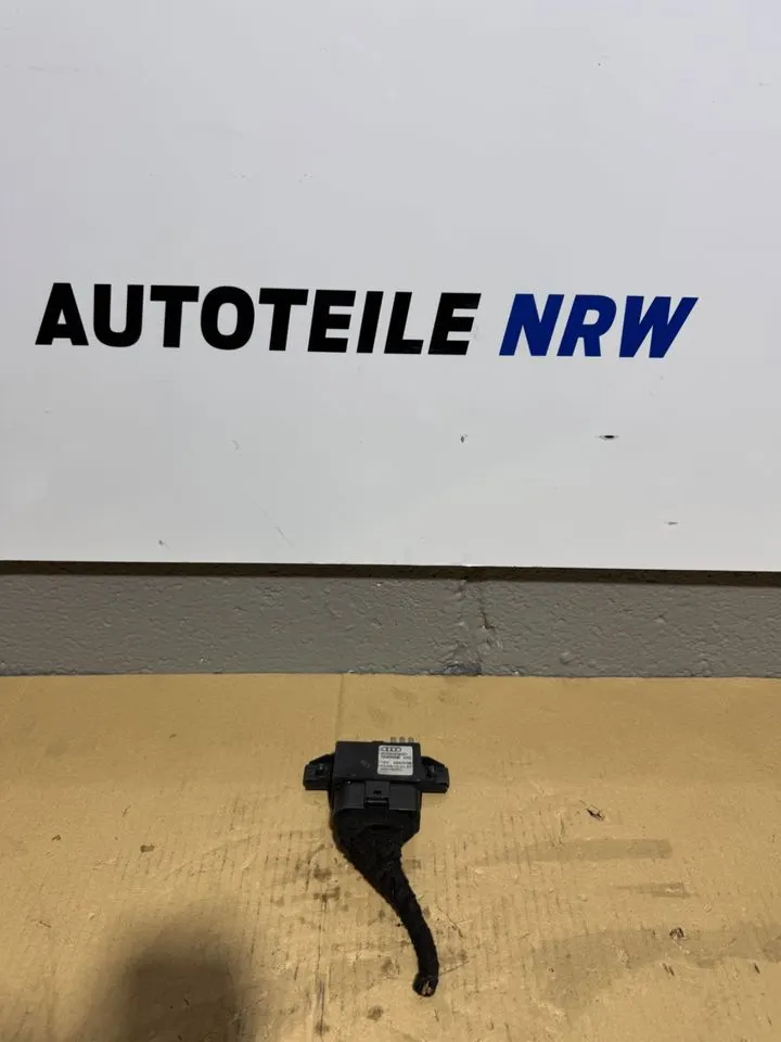 Audi A4 S4 B8 8K A5 8T Steuergerät Kraftstoffpumpe 8K0906093D – Bild 1