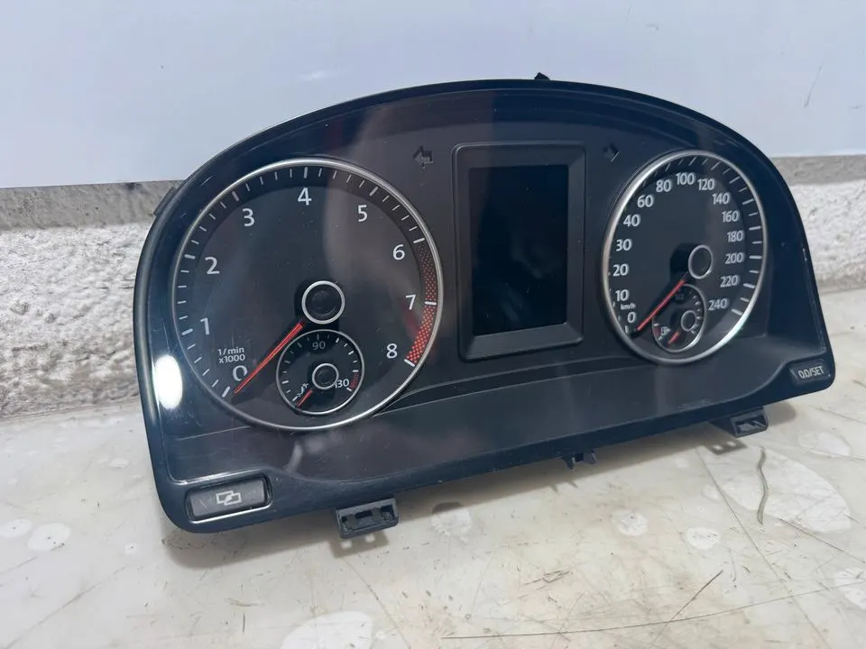 VW Touran 1T3 Tacho Tachometer Kombiinstrument 1T0920865 – Bild 2