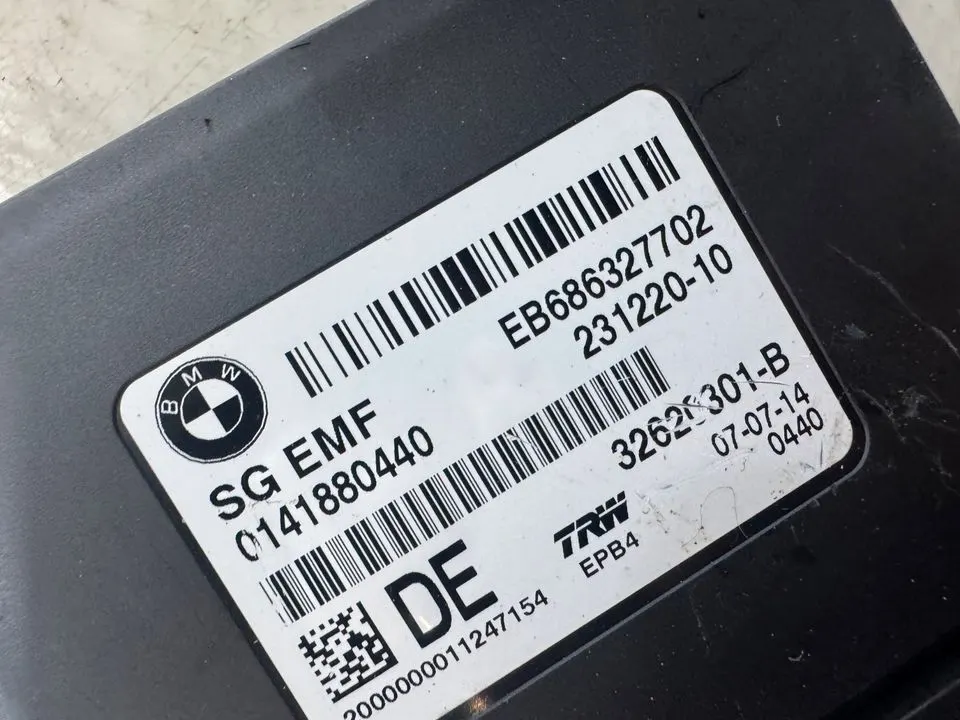 BMW 5er F10 F11 Handbremsen Steuergerät Parkbremse EB686327702 – Bild 6