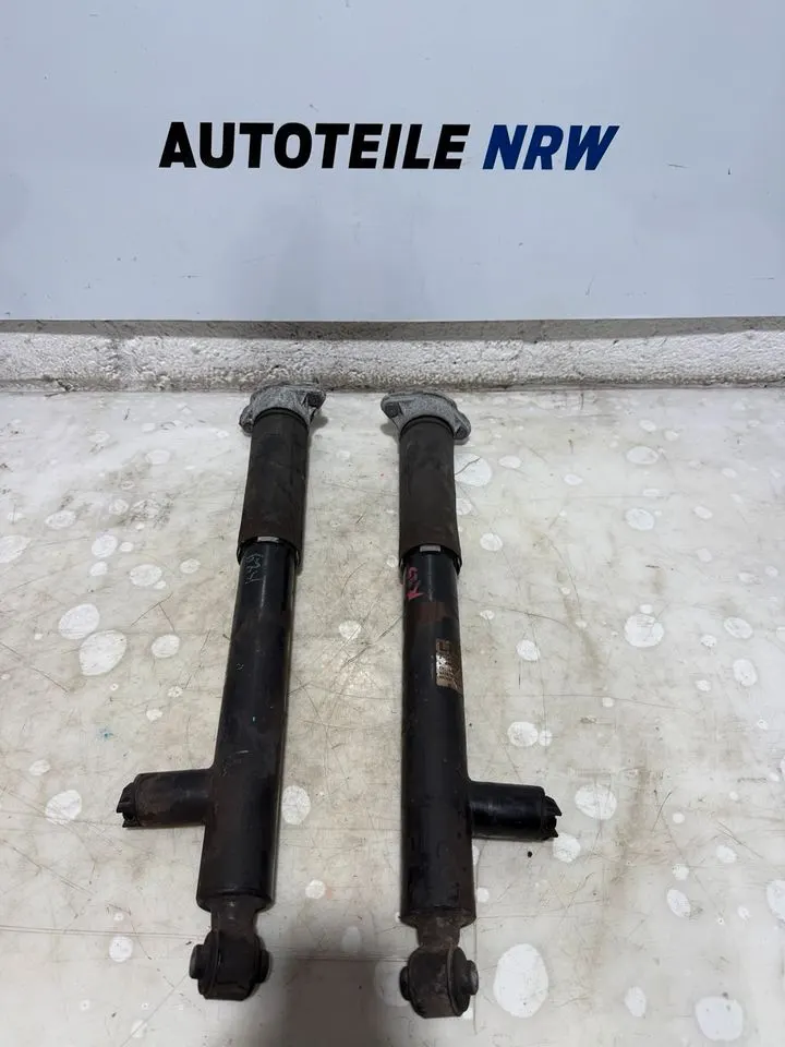 Mercedes W204 S204 Stoßdämpfer Hinten A2043203630 A2043203730 – Bild 1