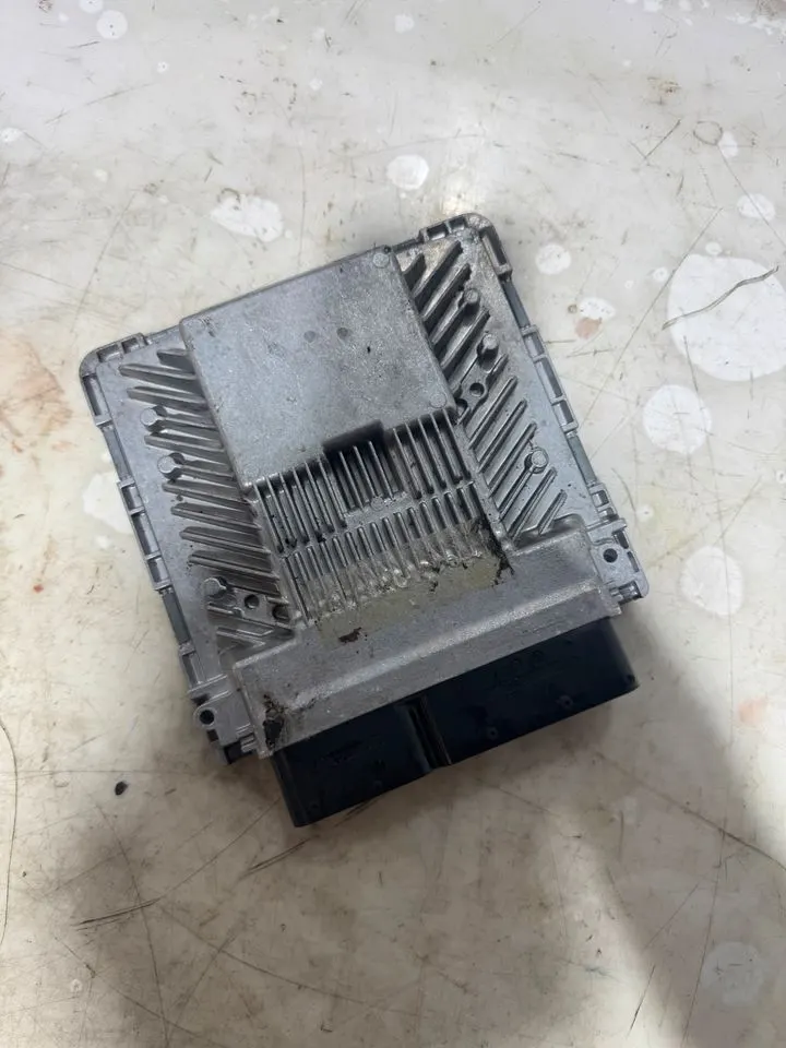 Audi A4 B8 8K A5 8T CAL Motorsteuergerät Steuergerät 8T0907559E – Bild 2