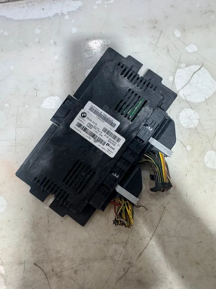 BMW 3er E89 E90 E91 E92 E93 Steuergerät Fußraummodul 9240537 – Bild 2