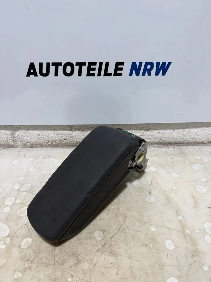 Audi A1 8X Mittelarmlehne Armlehne Lehne Vorne 8X0864207 – Bild 1