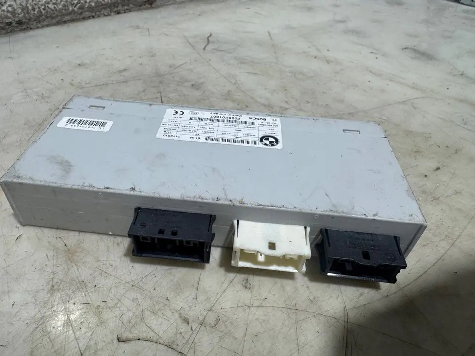 BMW 2er F45 F46 Elektrische Heckklappe Steuergerät 7412610 – Bild 3