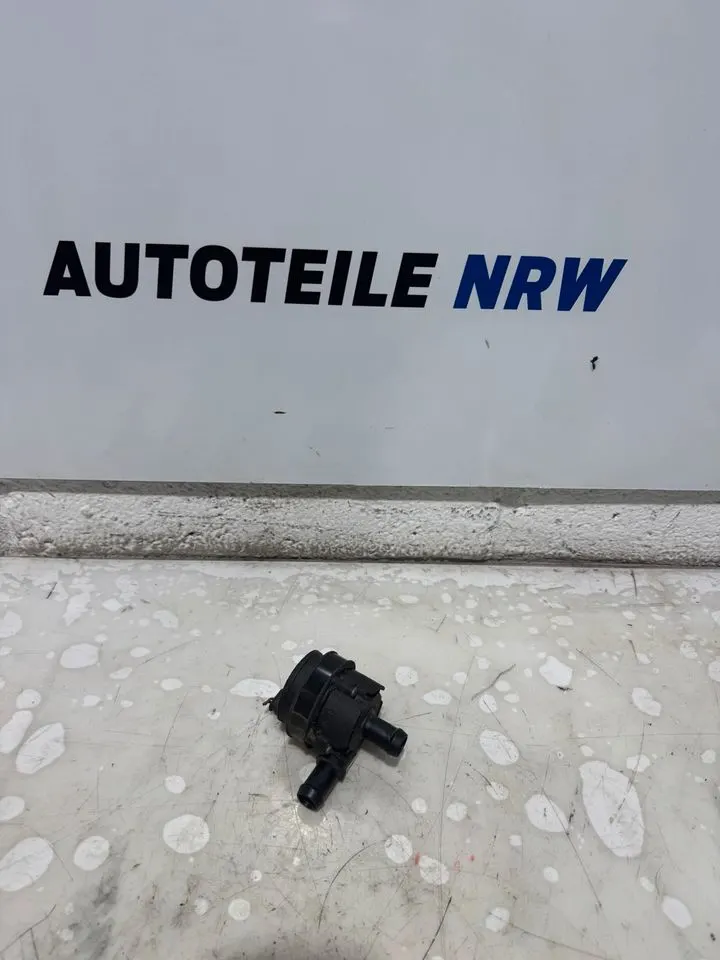 Mercedes W246 Zusatzwasserpumpe Wasserpumpe A0005000686 – Bild 1
