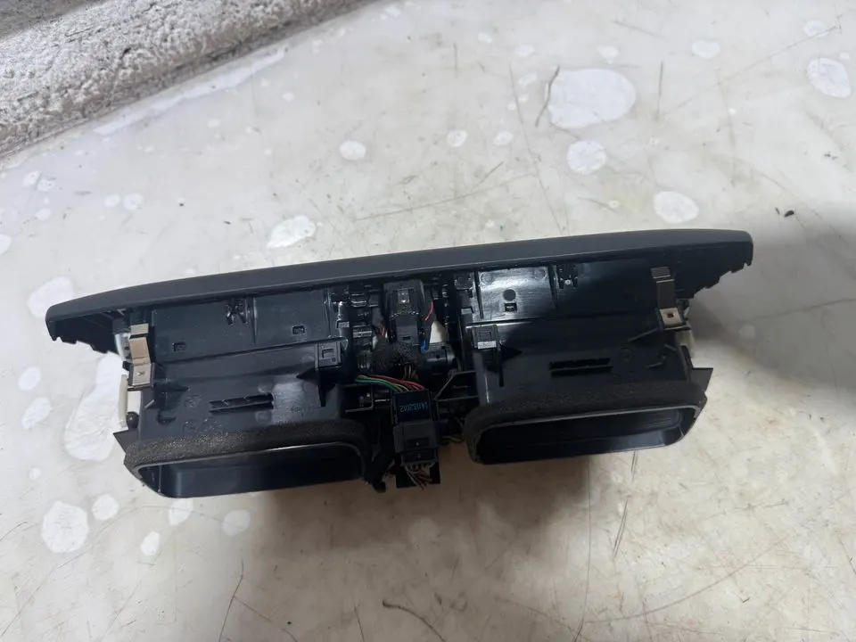BMW 1er F20 F21 Luftdüse Frischluft Düse Vorne 9207116 – Bild 7