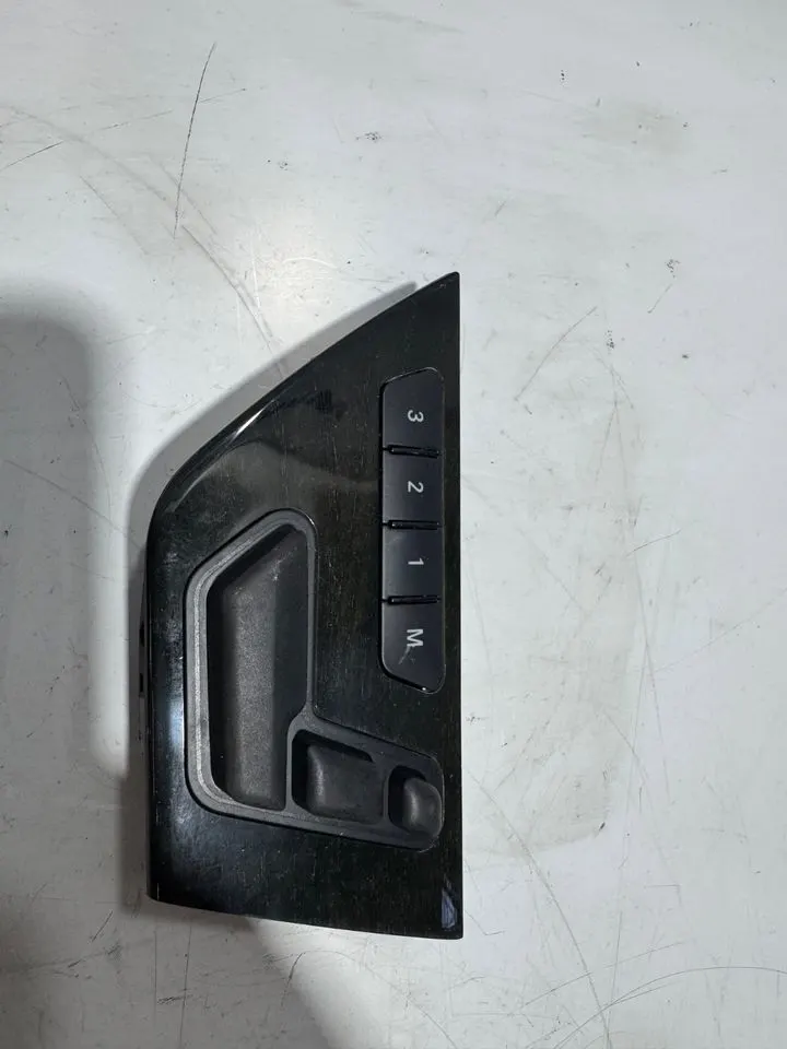 Mercedes W212 Schalter Sitzverstellung A2129059700 A2129059600 – Bild 5