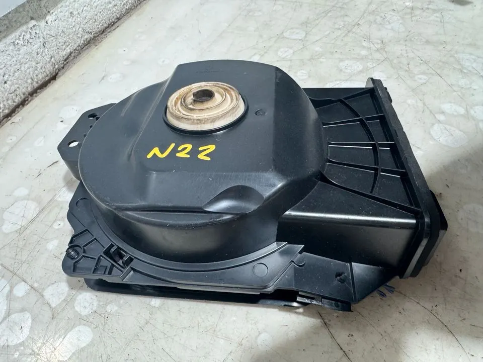 BMW 1er 3er F20 F30 F31 Lautsprecher Zentralbass 9210147 9210148 – Bild 8