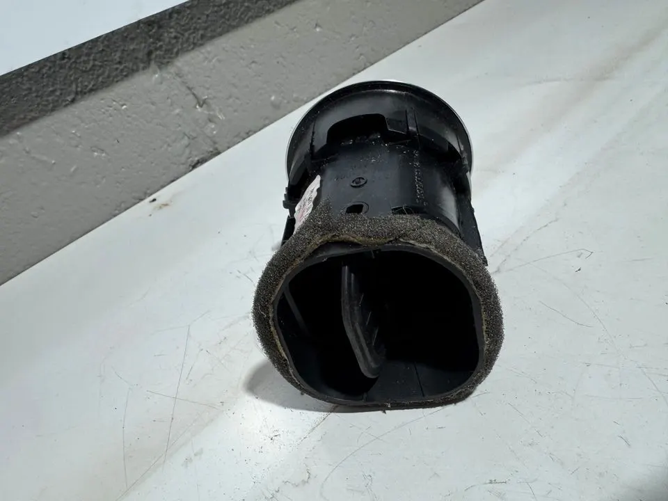 Audi A3 8P Luftdüse Frischluft Luftströmer Düse Vorne 8P0820901 – Bild 8