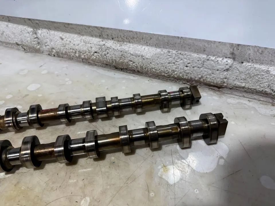 BMW 1er 3er E87 E90 Auslass Einlass Nockenwelle 7563364 7563345 – Bild 4