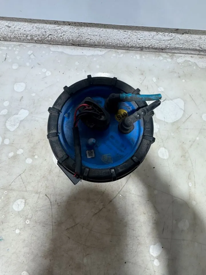 VW Polo 6R Kraftstoffpumpe Benzinpumpe Förderpumpe 6R0919051G – Bild 6