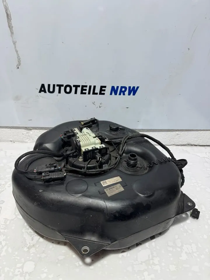 Mercedes W212 S212 AdBlue Tank Additivbehälter A2124700902 – Bild 1