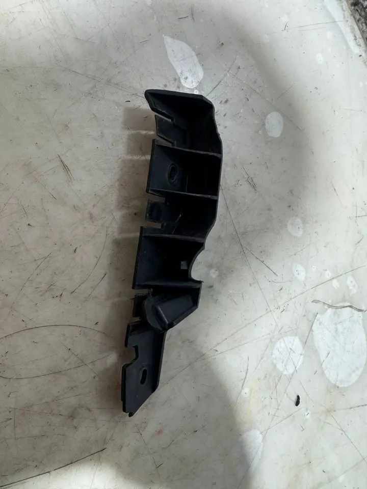 Audi A3 8P Stoßstange Halter Träger Vorne 8P0807183B 8P0807184B – Bild 4