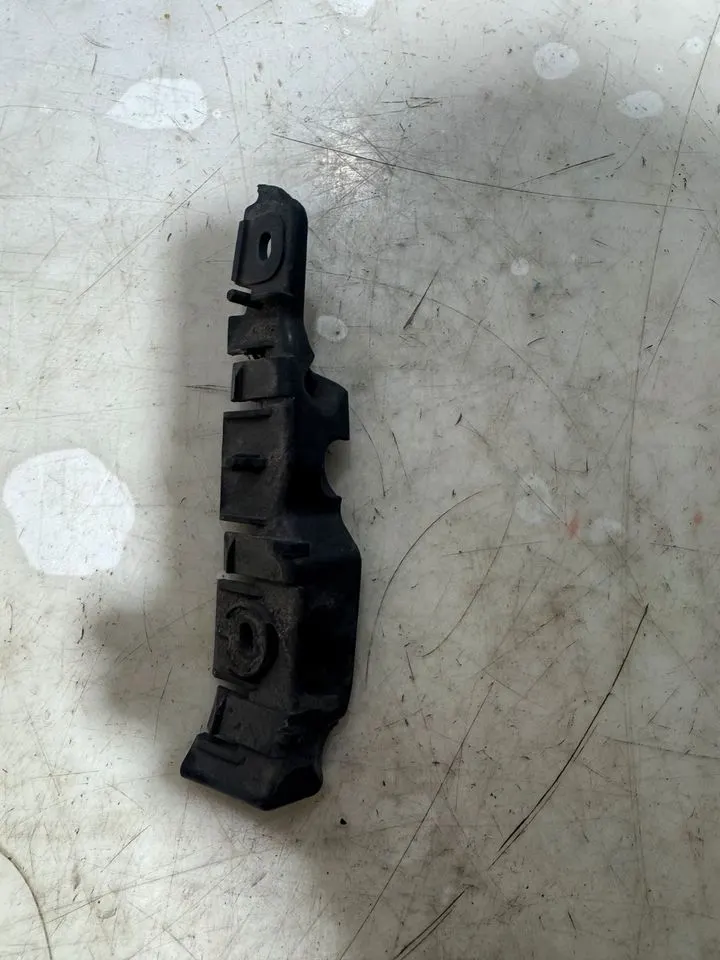 Audi A3 8P Stoßstange Halter Träger Vorne 8P0807183B 8P0807184B – Bild 5
