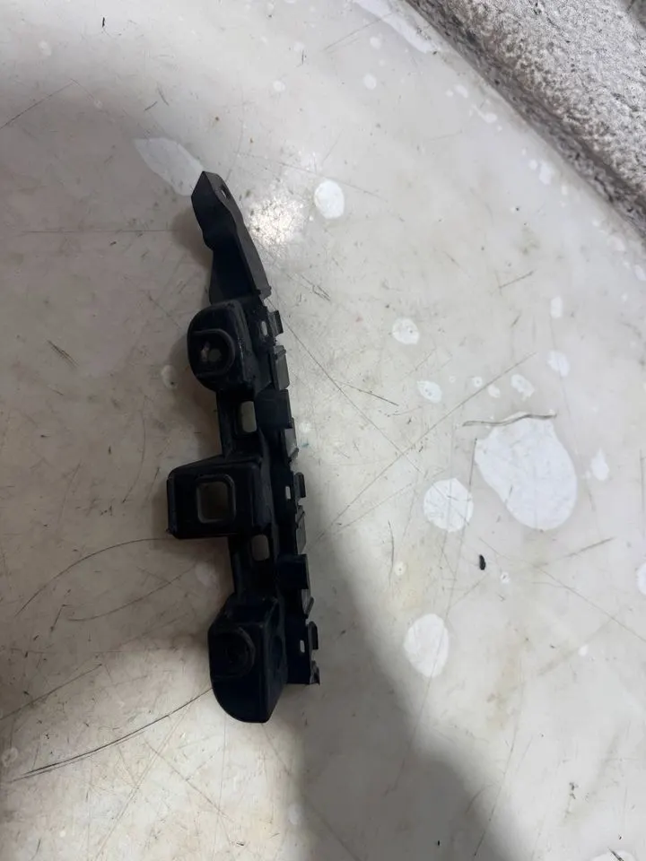 VW Passat B7 Stoßstange Halter Träger Vorne 3AA807183 3AA807184 – Bild 3
