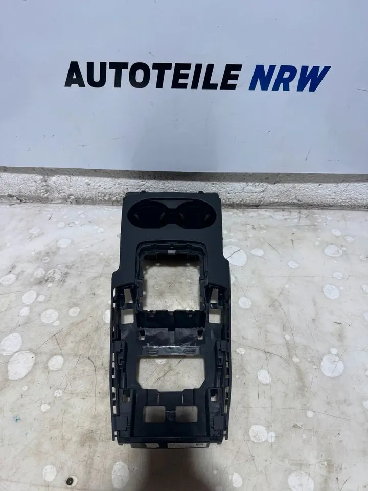 Audi A3 8V Mittelkonsole Getränkehalter Abdeckung 8V1864261 – Bild 1