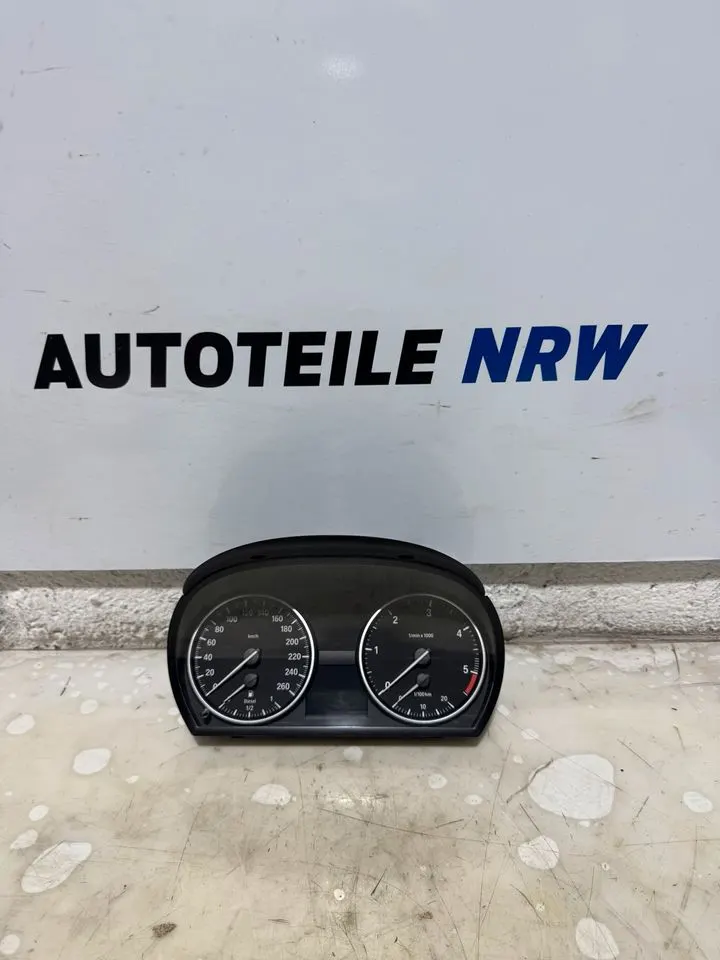 BMW X1 E84 Tacho Tachometer Kombiinstrument 9187344 – Bild 1