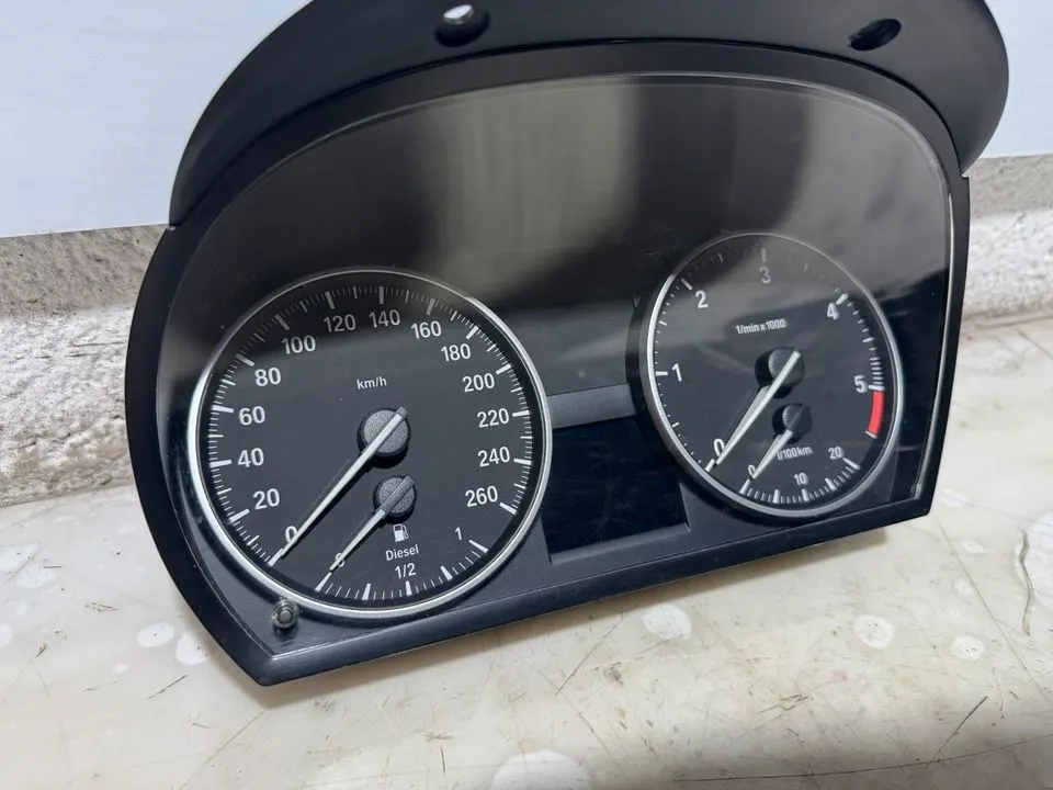 BMW X1 E84 Tacho Tachometer Kombiinstrument 9187344 – Bild 3