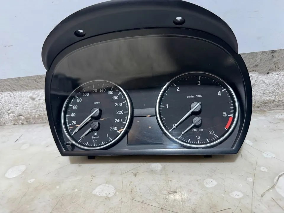 BMW X1 E84 Tacho Tachometer Kombiinstrument 9187344 – Bild 4