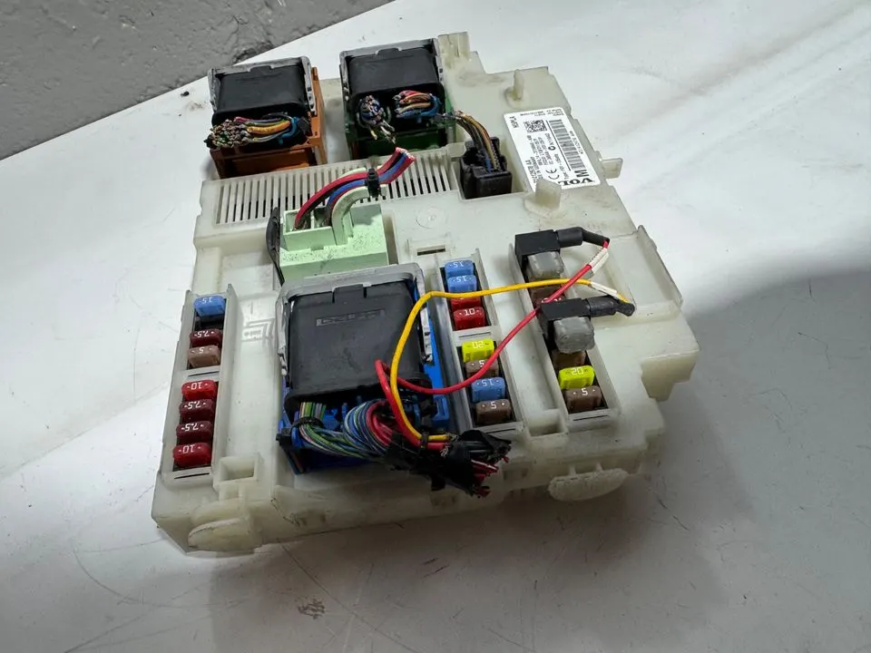 Volvo V60 S60 Sicherungskasten Steuergerät CEM Module 31412970 – Bild 6