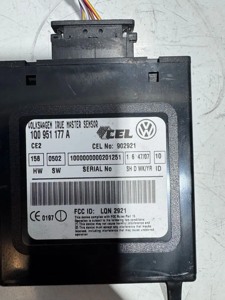 VW EOS 1F Steuergerät Radarsensor Alarmanlage 1Q0951177A – Bild 6
