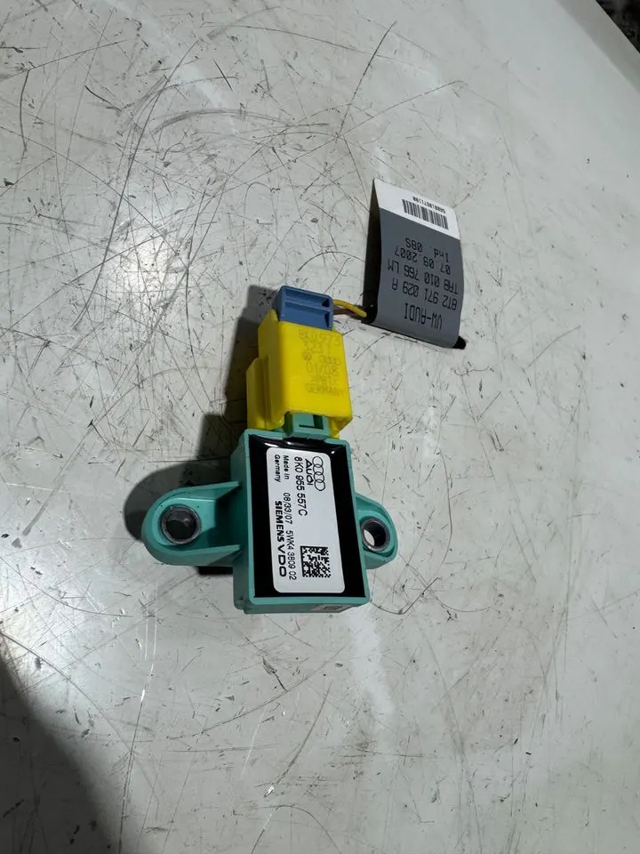 Audi A4 A5 B8 8K Crashsensor Airbag Sensor Drucksensor 8K0955557C – Bild 4