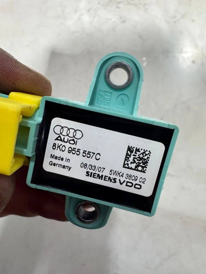 Audi A4 A5 B8 8K Crashsensor Airbag Sensor Drucksensor 8K0955557C – Bild 6