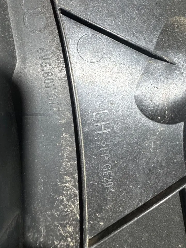 Audi A3 8V Stoßstange Träger Halter Hinten 8V5807377 8V5807378 – Bild 7