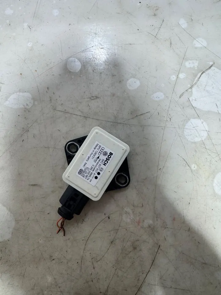 Audi A4 B8 8K Drehratensensor ESP Sensor Duosensor 8K0907637A – Bild 2