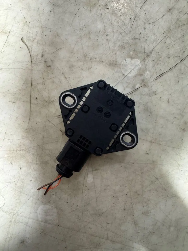 Audi A4 B8 8K Drehratensensor ESP Sensor Duosensor 8K0907637A – Bild 3