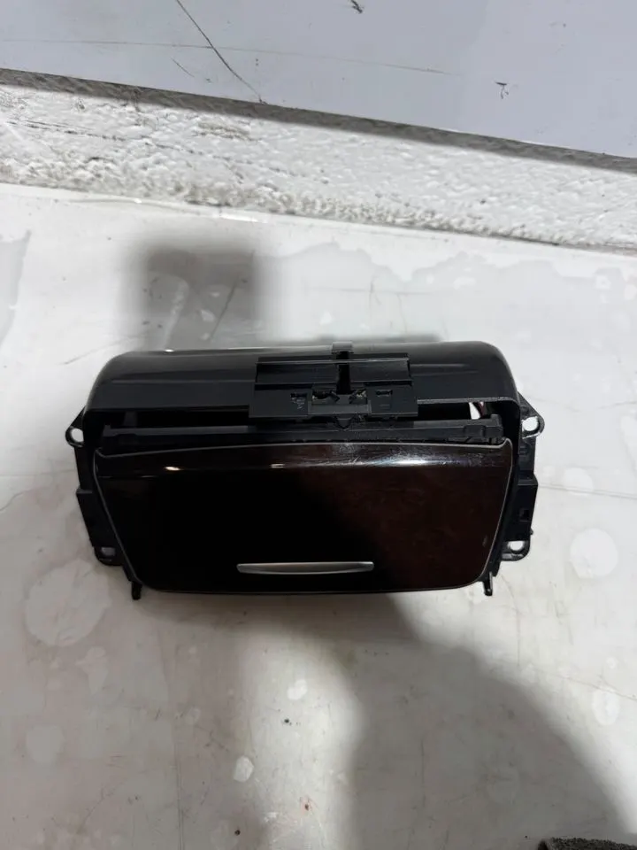 BMW 1er 3er E87 E90 Aschenbecher Ablagefach Ascher Mitte 7129555 – Bild 3