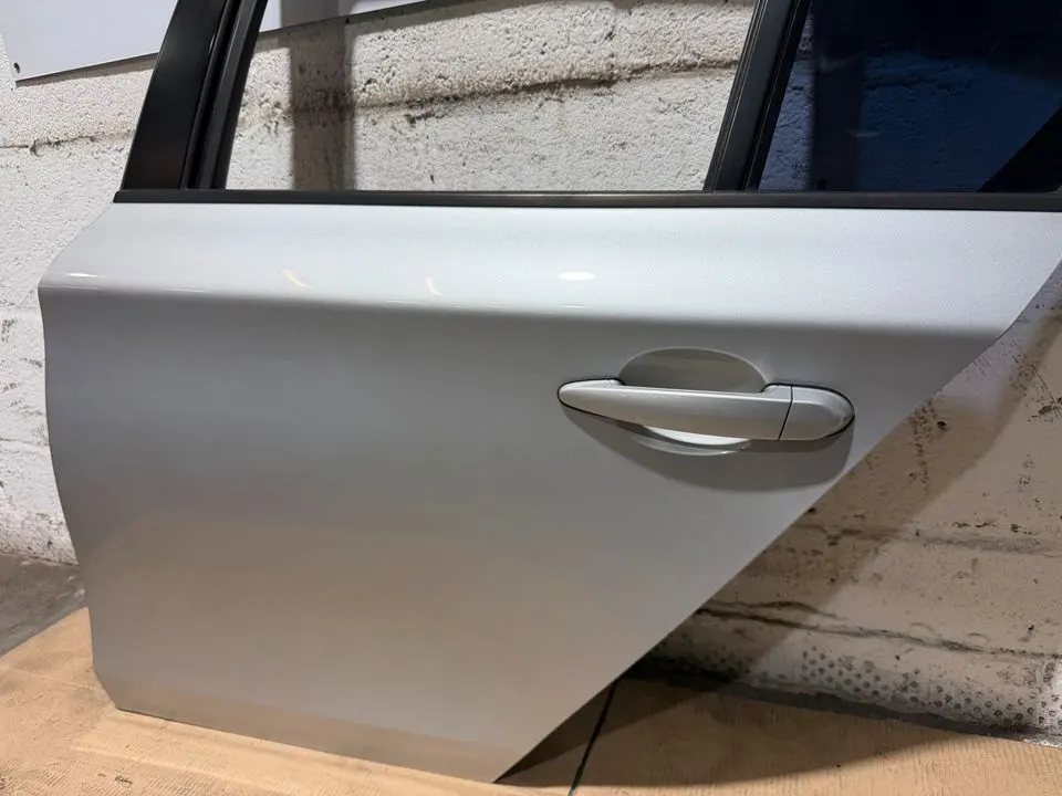 BMW 1er E87 Tür Hinten Links Komplett 354 Titansilber – Bild 4