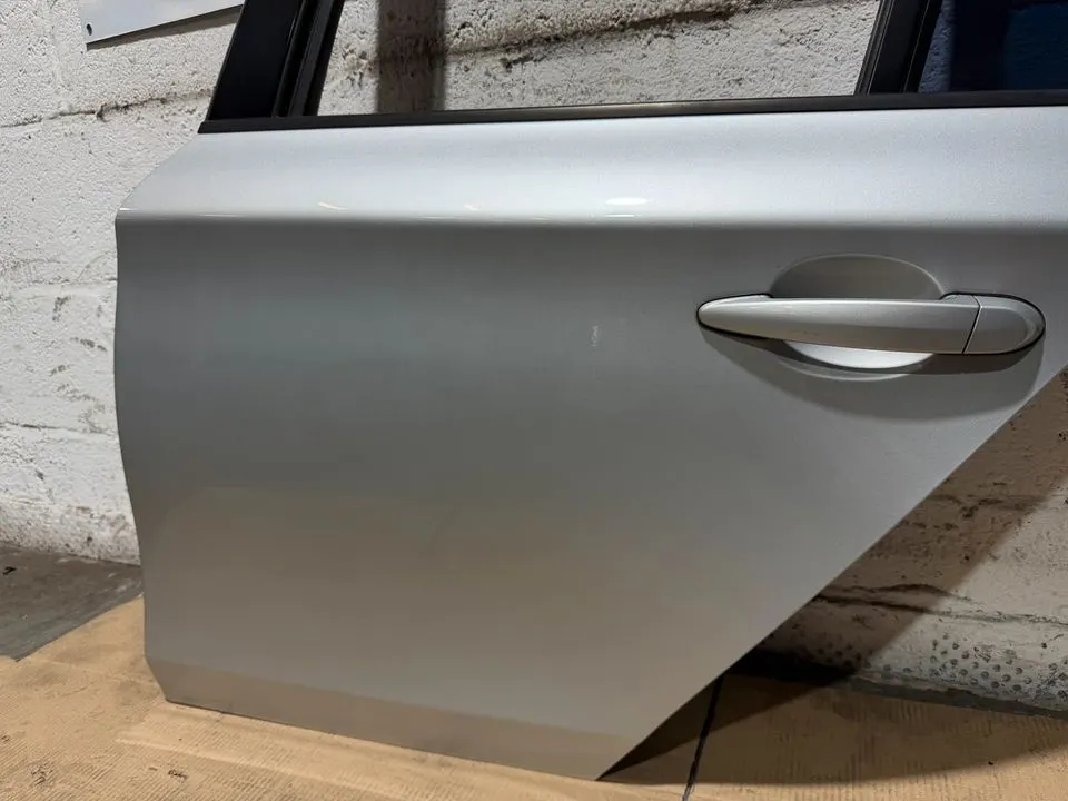 BMW 1er E87 Tür Hinten Links Komplett 354 Titansilber – Bild 5