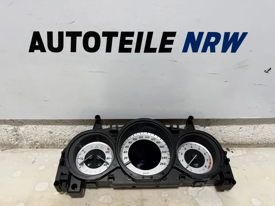 Mercedes C-Klasse W204 S204 Tacho Kombiinstrument A2049003508 – Bild 1