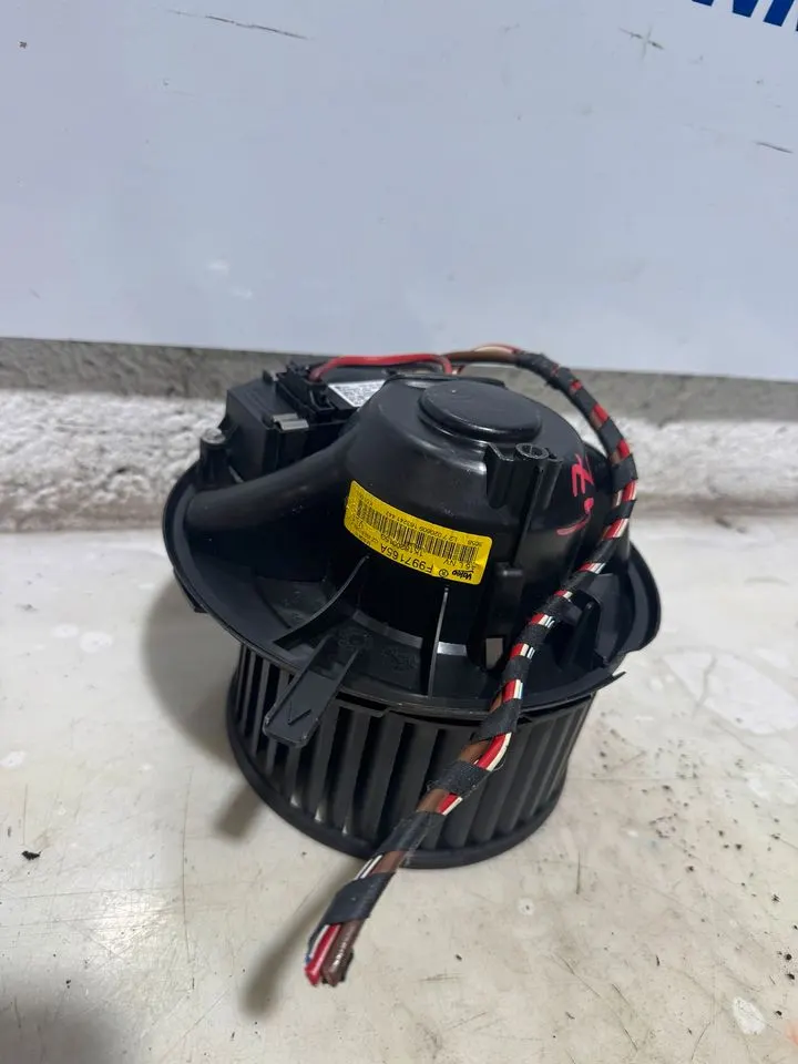VW Audi Golf Touran A3 Gebläseregler Gebläsemotor 3C0907521F – Bild 2