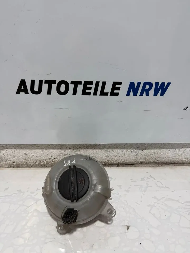 VW Audi Golf 7 A3 8V Ausgleichs Kühlmittel Behälter 5Q0121407 – Bild 1