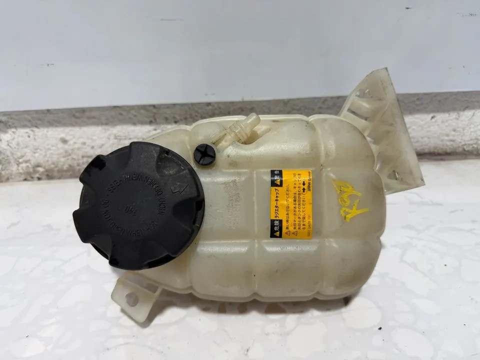 BMW 1er 3er F20 F21 F30 F31 Ausgleichsbehälter Kühlwasser 7609468 – Bild 2